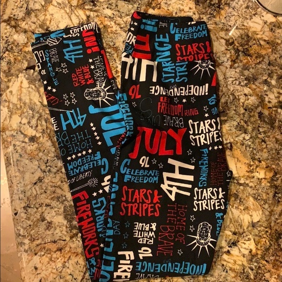 SOFT Limited Americana NY Print Petite Leggings - Picture 6 of 6